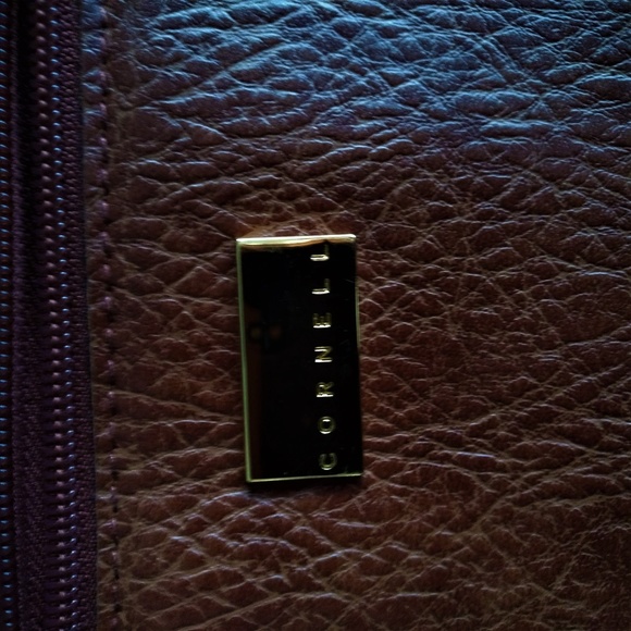 Cornell Leather | Cross Shoulder - Picture 2 of 8